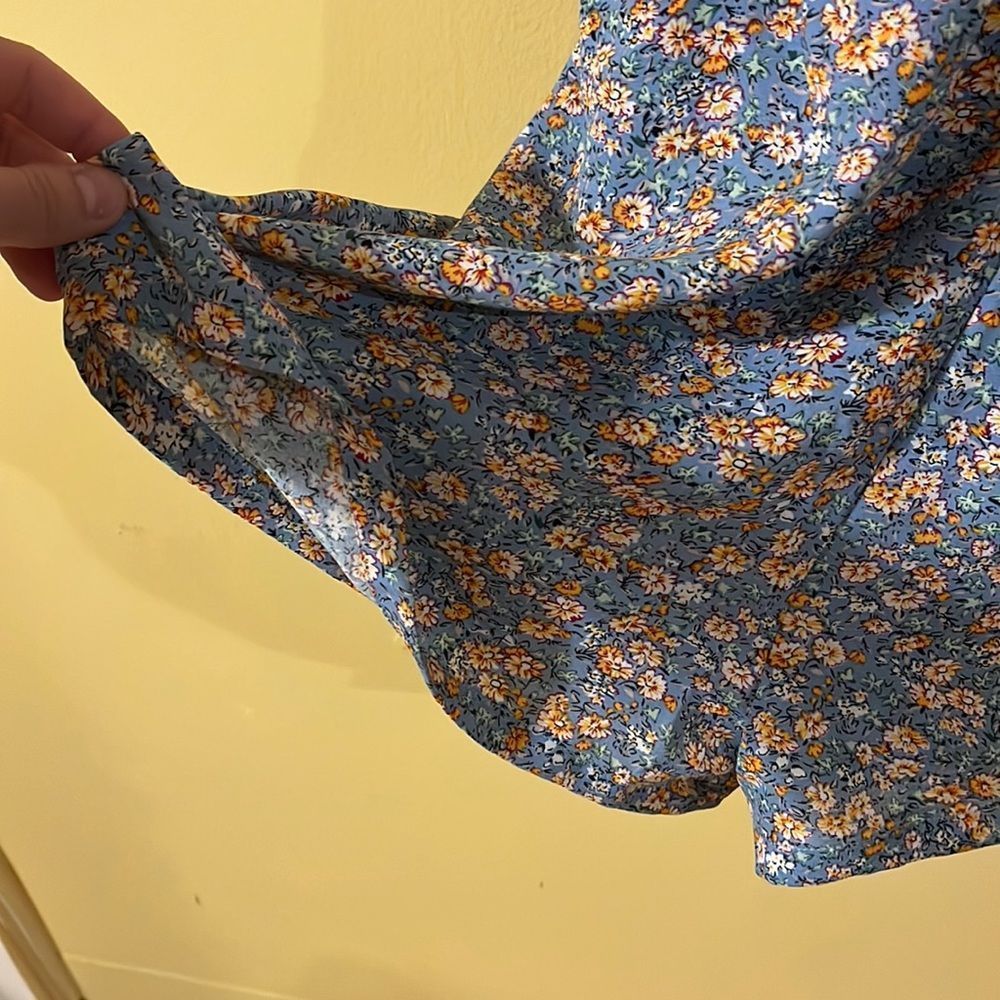 Lulu’s Floral Wrap Romper - Picture 4 of 8